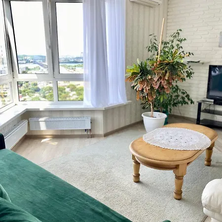 Apartment With Dnipro View *